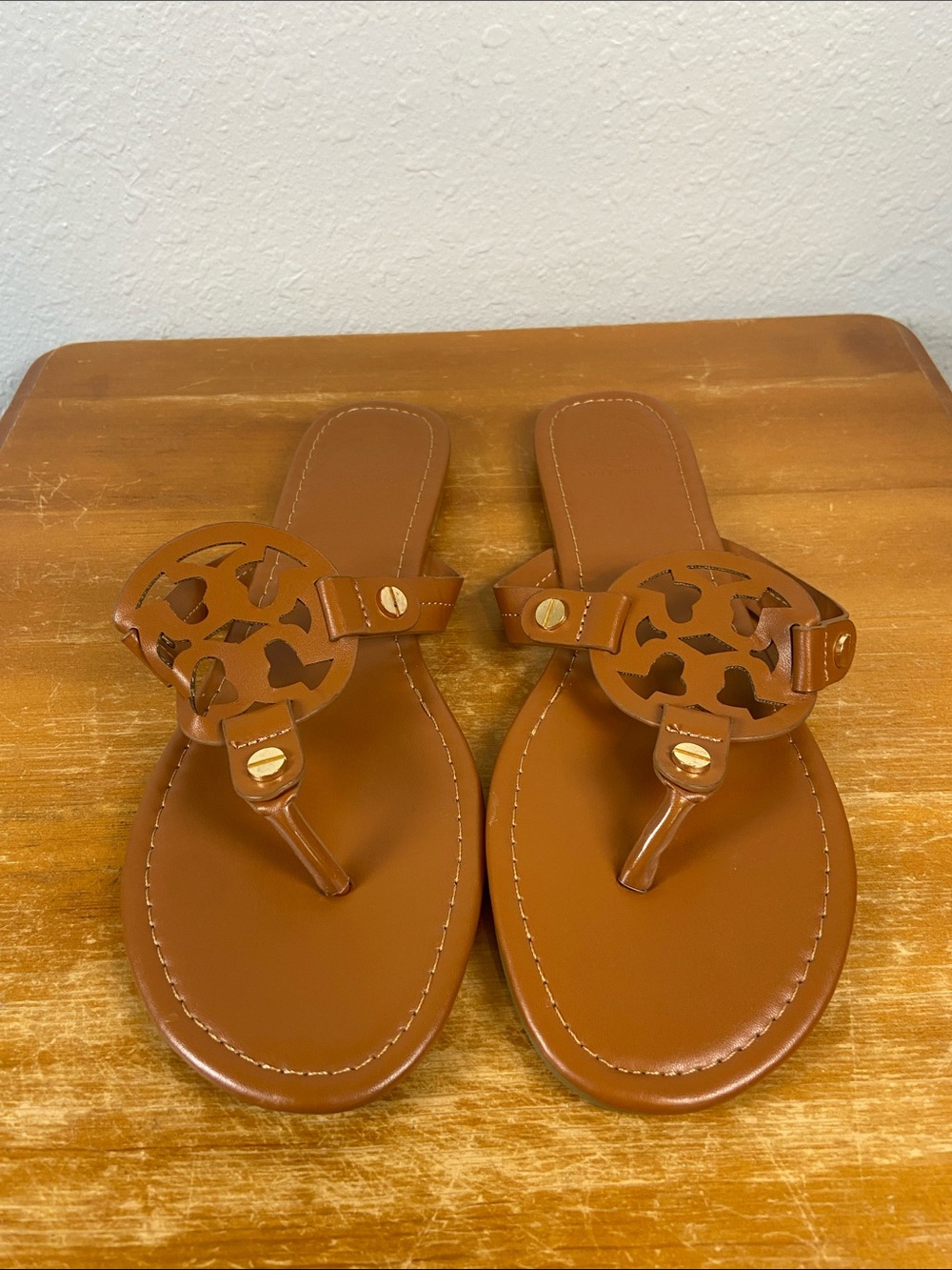 Tory Burch Preppy Tan Leather Miller Sandal Flip Flops Size 10